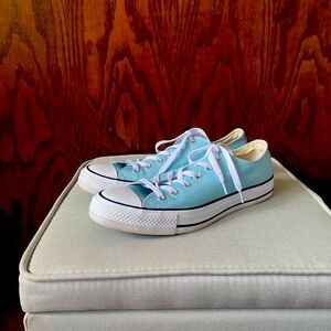 Women’s converse sneakers